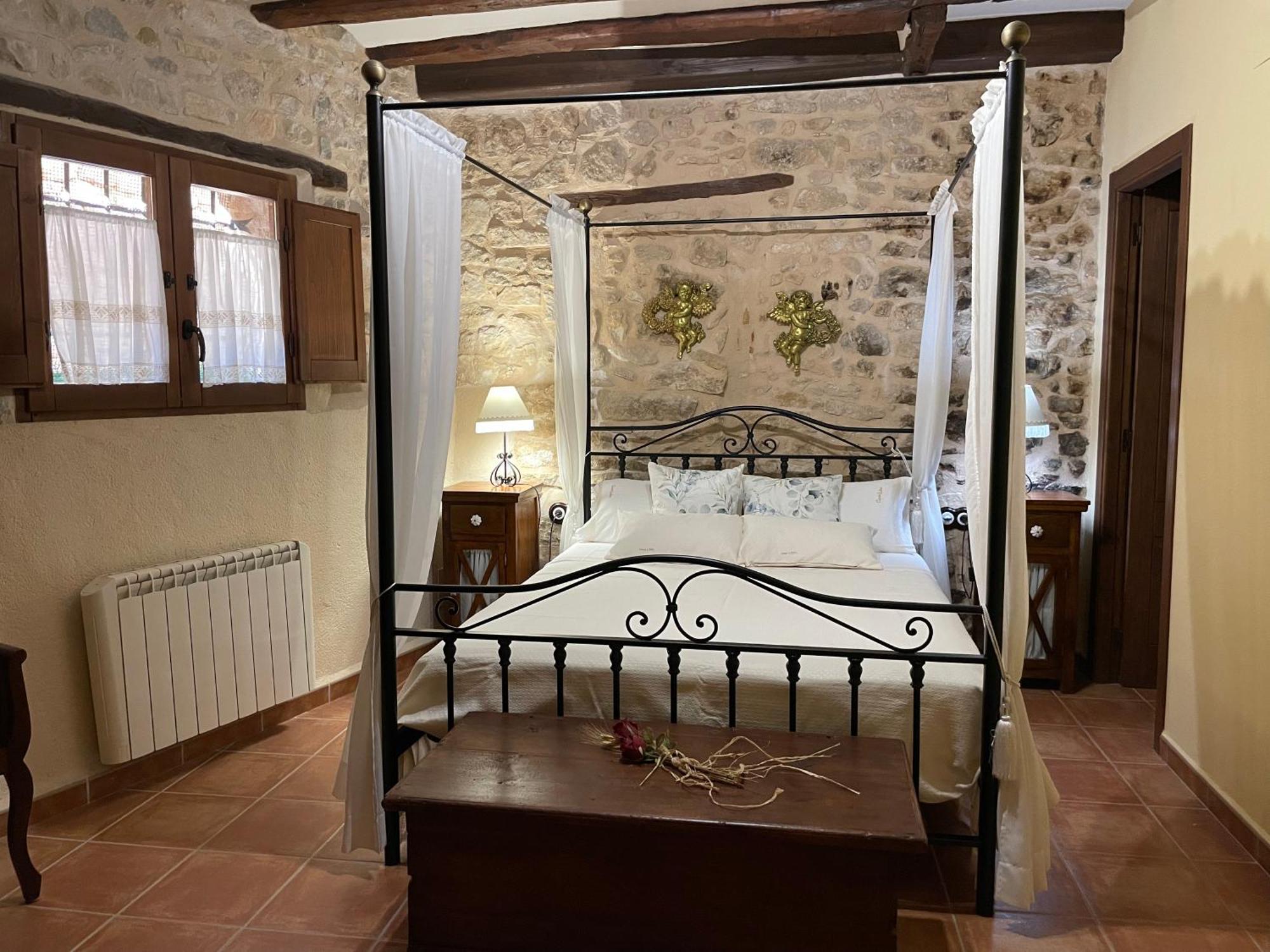 Casa Lidia - Antigua Posada Real Вальдерробрес Экстерьер фото